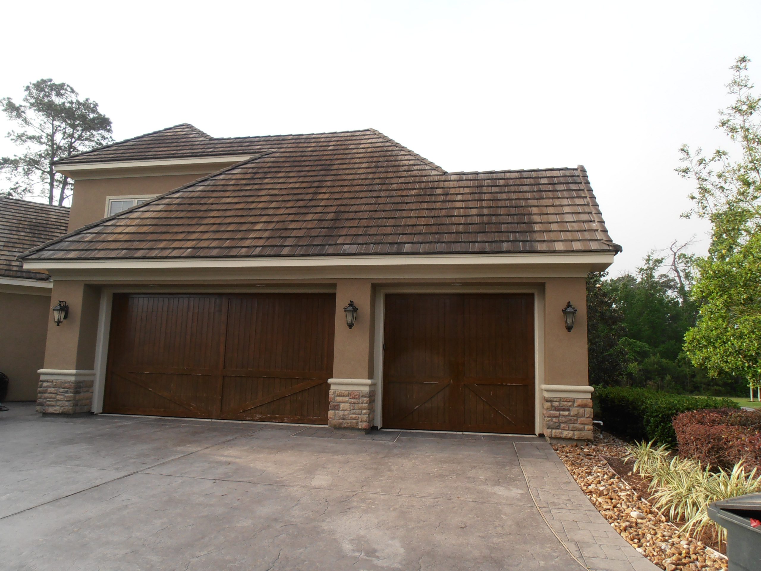 cleaning tile roofs